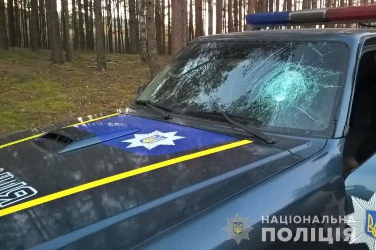 На Рівненщині 200 нелегалів влаштували бійку із поліцейськими