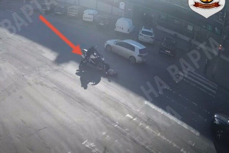 У Луцьку пішохід потрапив під колеса мотоцикла