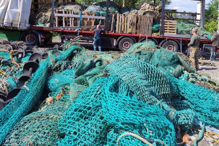 Волонтерам з Волині необхідна допомога у доставці 300 тонн сіток для захисників