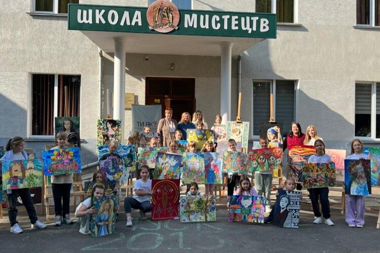 Вихованцям Нововолинської школи мистецтв розповіли, як піклуватися про своє ментальне здоров’я (Фото)