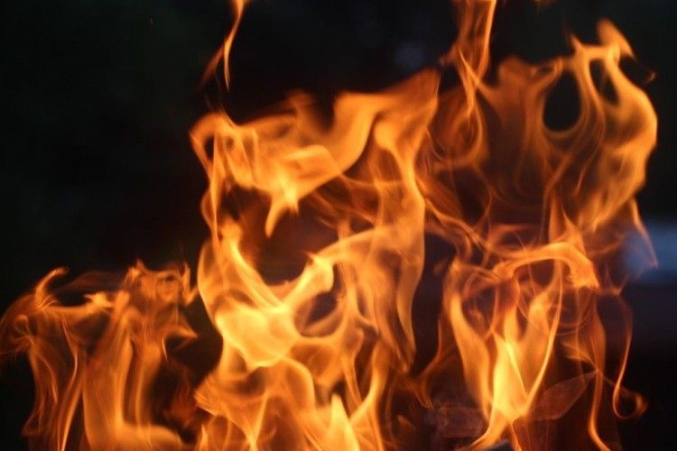 Житель Рівненщини згорів у власному будинку, рідні врятувалися