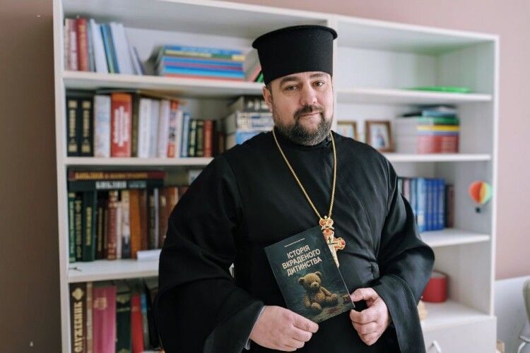 Священник з Волині видав нову збірку своїх віршів 