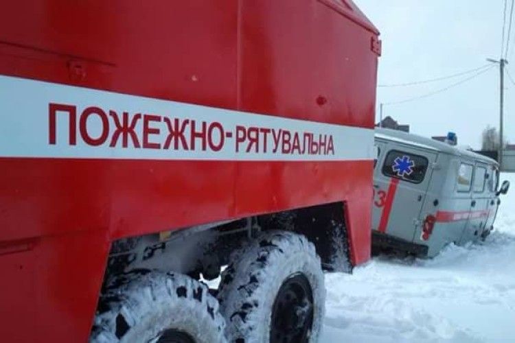 Волинські рятувальники боряться з наслідками негоди