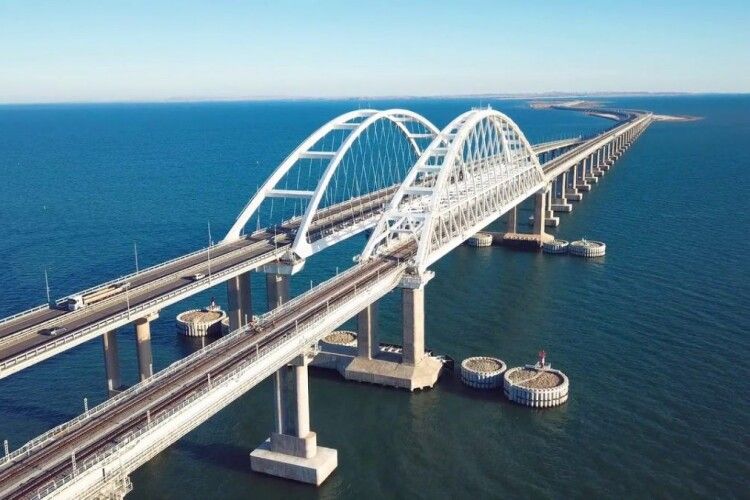 Для виправдання агресії проти України РФ планує підірвати Керченський міст, - InformNapalm