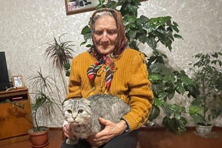 12 правнуків та море любові: волинянка Євгенія Сущик святкує 92-річчя