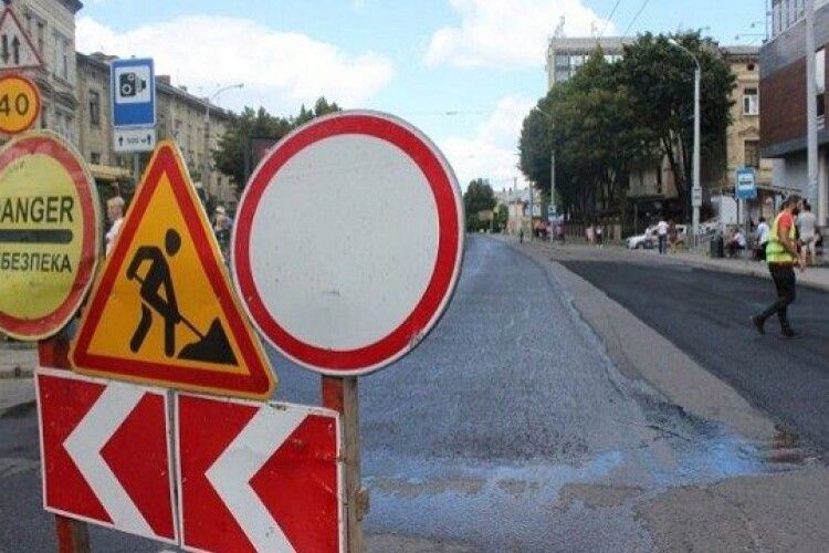 У Луцьку за майже мільйон відремонтують заїзд до університету