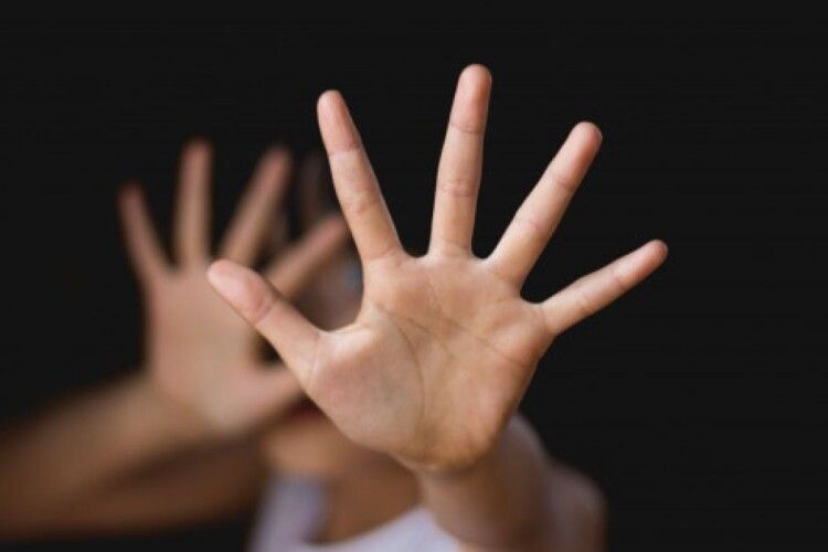 Кричущий злочин: 22-річний житель Луцького району зґвалтував знайому дівчинку