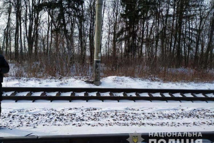 Електричка «Здолбунів-Ковель» травмувала чоловіка, який йшов вздовж колії 