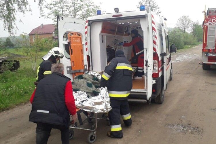 На Львівщині чоловік підпалив дружину, обливши її бензином