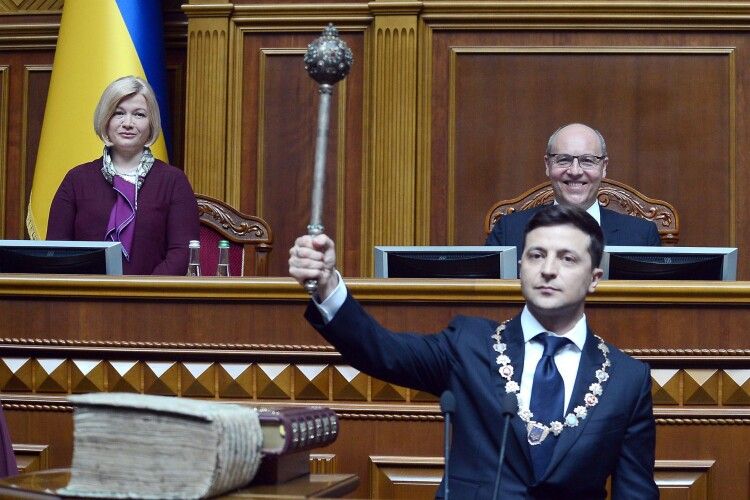 Зеленський підписав Указ про розпуск Верховної Ради і призначення позачергових виборів на 21 липня