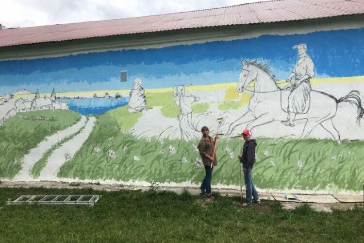 У місті на Волині створюють новий патріотичний мурал