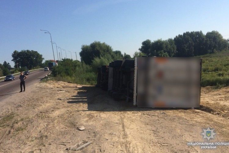 На Рівненщині вантажівка збила 41-річну велосипедистку