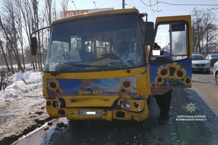 У Луцьку зіштовхнулися маршрутки