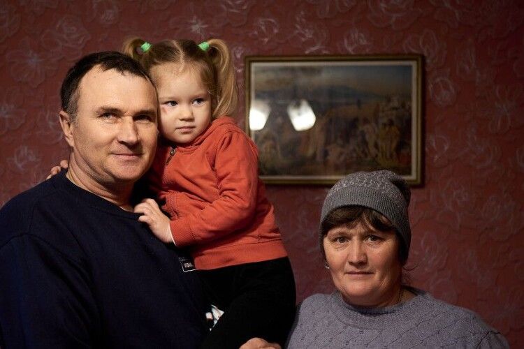 На Волині вогонь знищив майно волонтера: родина потребує допомоги (Відео)