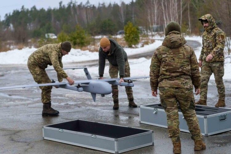 Стійкість до російських РЕБ: бригади ЗСУ отримали від Порошенка 9 БПЛА «Poseidon»