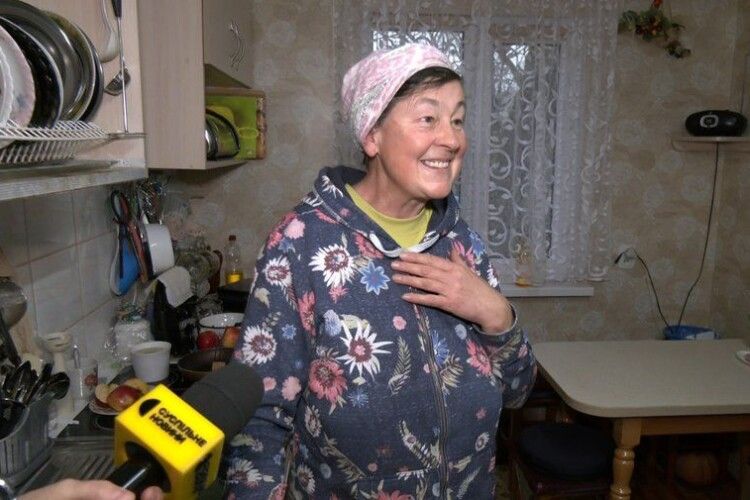 «В нас тато був в армії писарем»: кравчиня з Волині стала однією з переможниць Радіодиктанту (Відео)