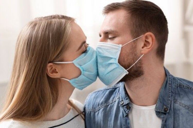 Чому тим, хто одужав від коронавірусу варто носити маски