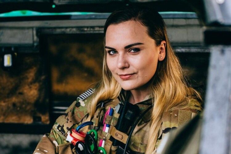 «Замість квітів на похорон – донати»: з «госпітальєркою» «Чекою» прощатимуться у неділю в Києві