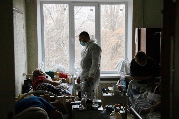 В Україні за добу на коронавірус захворіли понад 7 тисяч людей, на Волині – 76