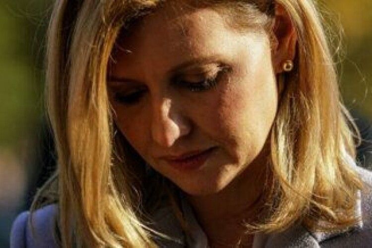 Олена Зеленська емоційно звернулася до медпрацівників: «Кожне врятоване вами життя – це перемога України!»