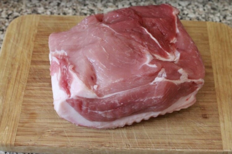 Вчені назвали найшвидший спосіб розморозити м’ясо