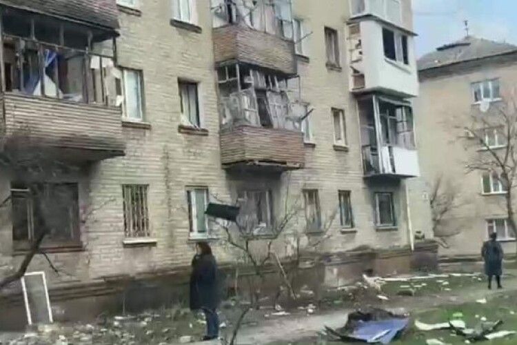 росіяни зранку обстріляли школу та дві багатоповерхівки Сєверодонецька