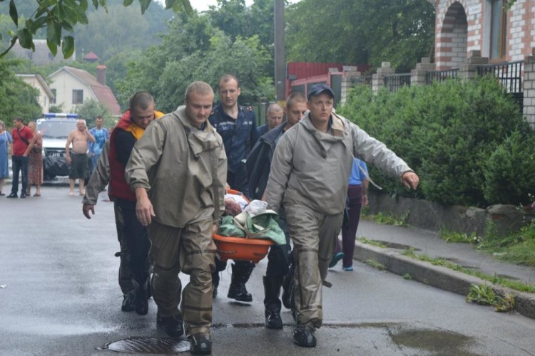 Потоп у Чернігові: від води постраждали 40 вулиць міста