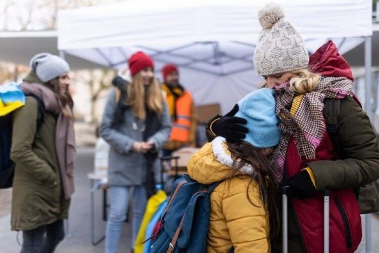 Ще 400 евакуйованих: на Волинь продовжують прибувати переселенці
