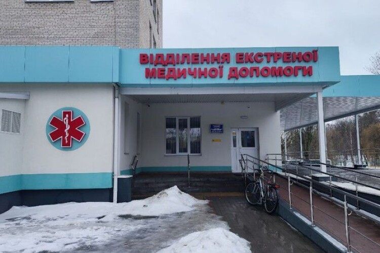 Травми через слизькі тротуари: у Луцьку за три дні госпіталізували десять людей  