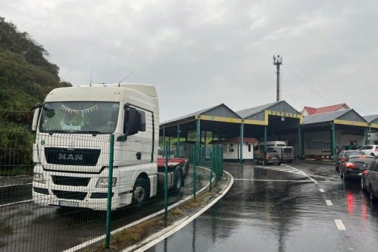 На Волині та Львівщині – перевантажені пункти пропуску на кордоні