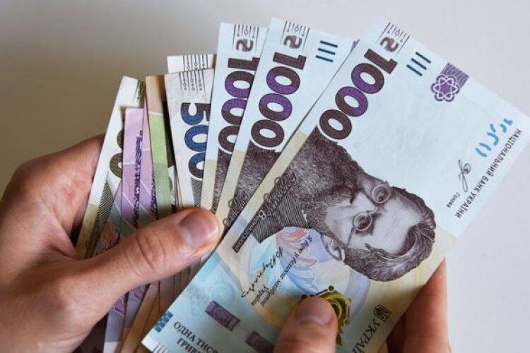 У магазині в Луцьку молодик вирвав гроші з рук продавчині