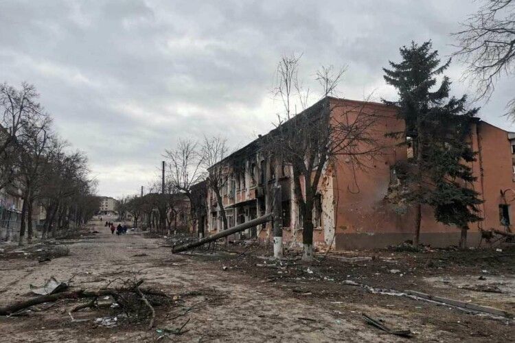 Під Ізюмом знайшли тіла українських військових зі зв'язаними руками 