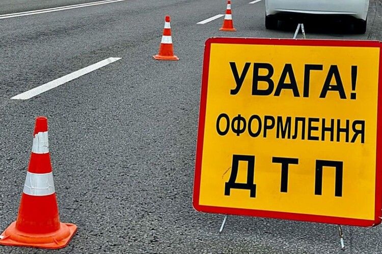 На Волині мотоцикліст врізався у «Мерседес»