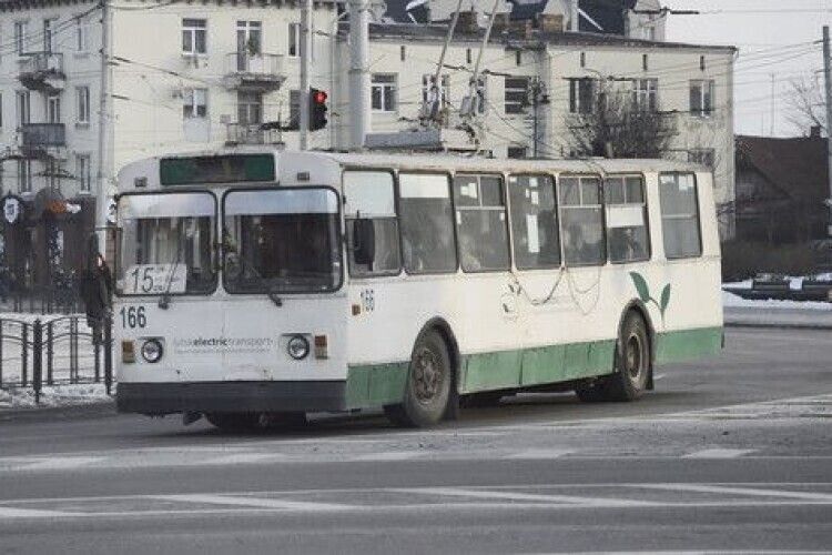 Через проблеми зі світлом у Луцьку інакше курсуватимуть тролейбуси