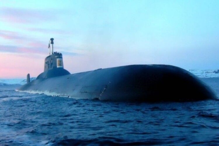 росія вивела у Чорне море підводний ракетоносій