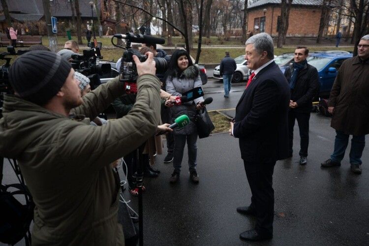 «Успіхами у міжнародних судах ми перемагаємо Росію з її брехнею та фейками», – Порошенко