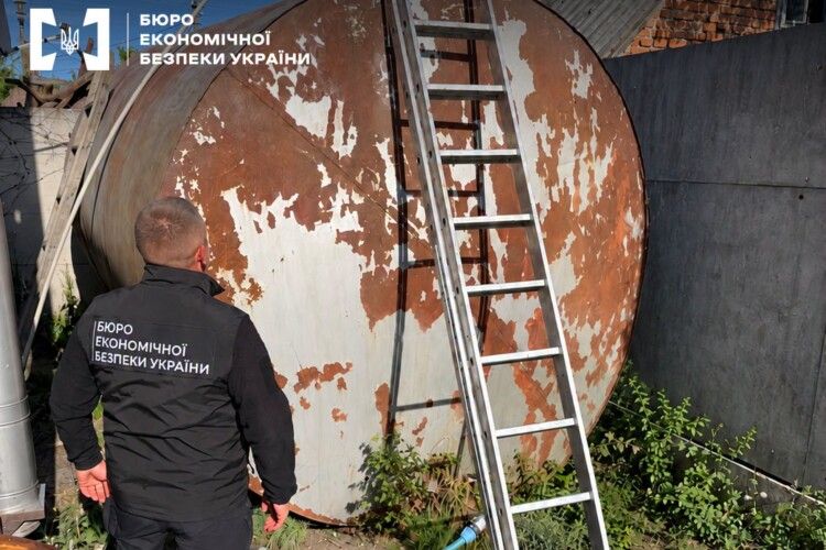 Дизель змішували з газовим конденсатом: на Волині викрили нелегальний паливний бізнес