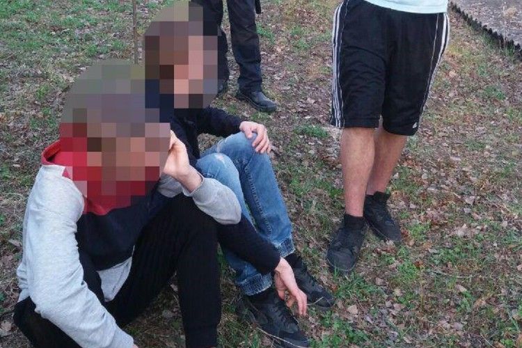 Молодики з «травичкою» натрапили на поліцейських