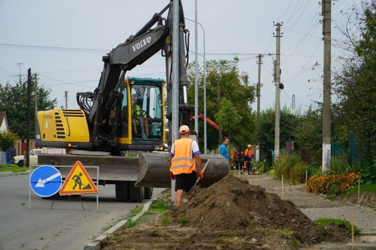 ДорогА дорОга: у громаді на Волині за 10 мільйонів ремонтують вулицю
