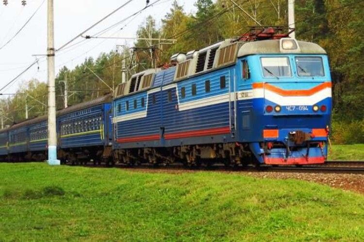 Ранкова атака на Волинь: російський дрон атакував електровоз у Ковелі 