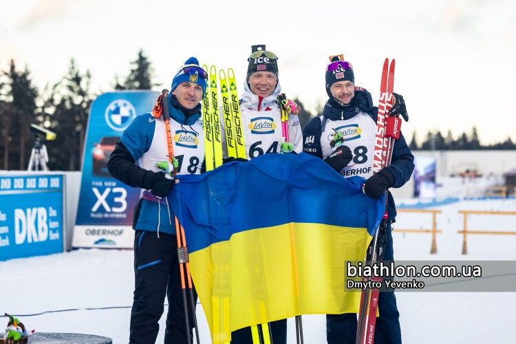 Вся Україна сьогодні тримає кулаки за нашого козака, який кидається у погоню за мушкетерами