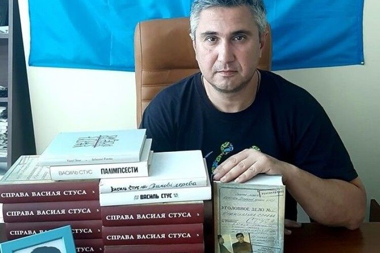 Медведчук хоче через суд заборонити книгу про Василя Стуса
