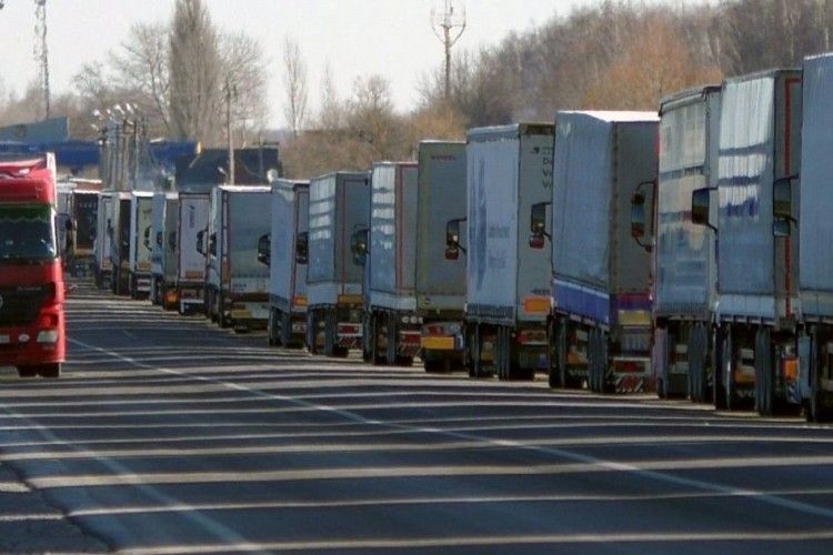 У черзі для завершення митного оформлення понад 800 авто. Пост «Ягодин» працює з максимально допустимим навантаженням