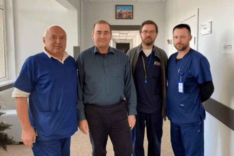 Нейрогірурги видалили мешканцю Львівщини через ніс 5-сантиметрову пухлину мозку