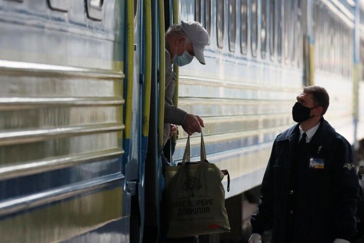 Поїзд Укрзалізниці зламався на шляху до Польщі: гальма після зміни візків не спрацювали уже в Ягодині