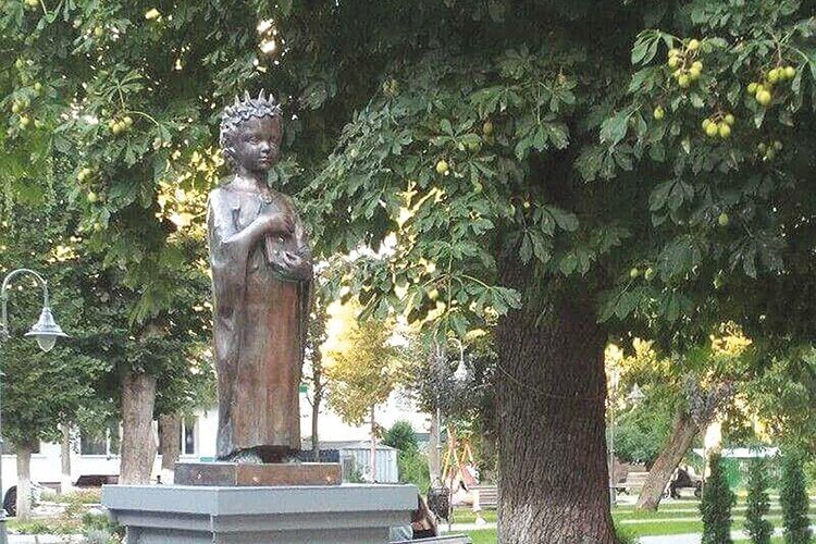 І постала королева Анна в Луцьку на день  його 935-ліття