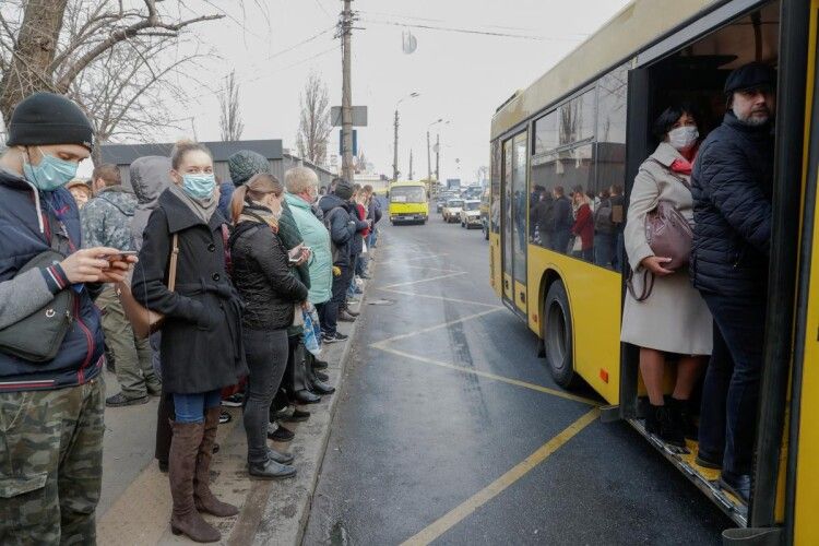 Як невакцинованим українцям поїхати до іншого міста: Ляшко назвав єдиний варіант