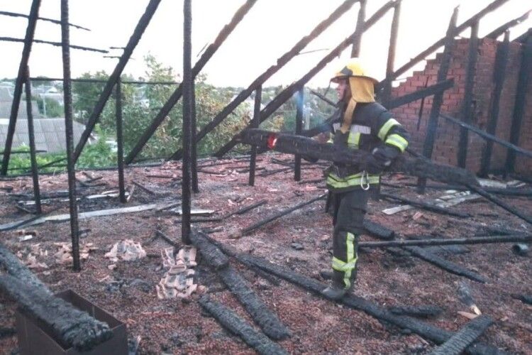 Росіяни «Градами» накрили Нікополь: тисячі людей залишились без електрики