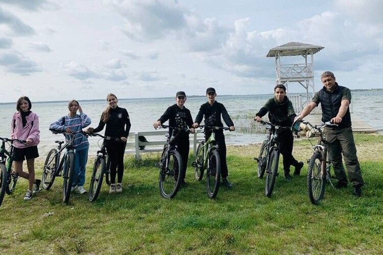 На Волині влаштували велосипедну екскурсію навколо Світязя