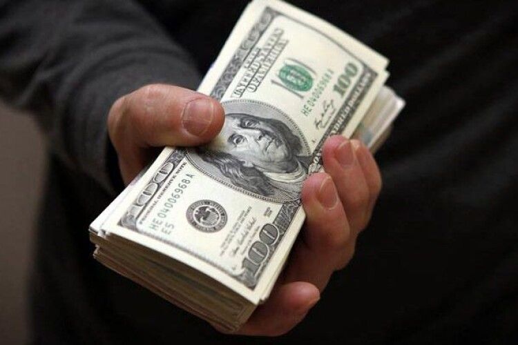 Ошукав на 280 тисяч доларів США – експоліцейського на Волині підозрюють у шахрайствах